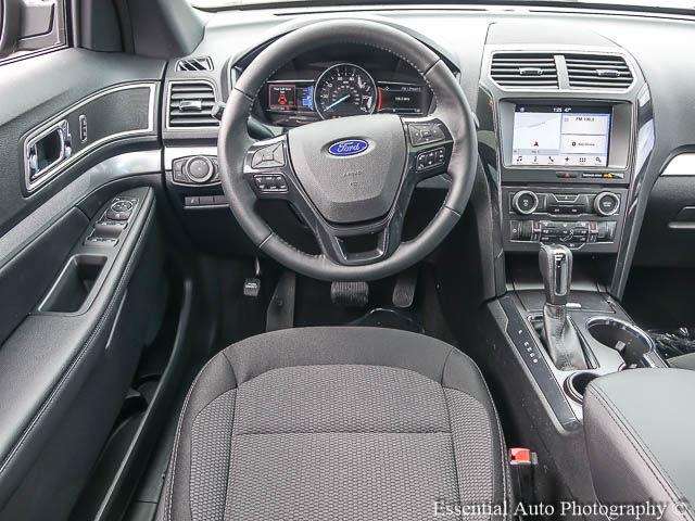 Ford Explorer 2017 photo 13